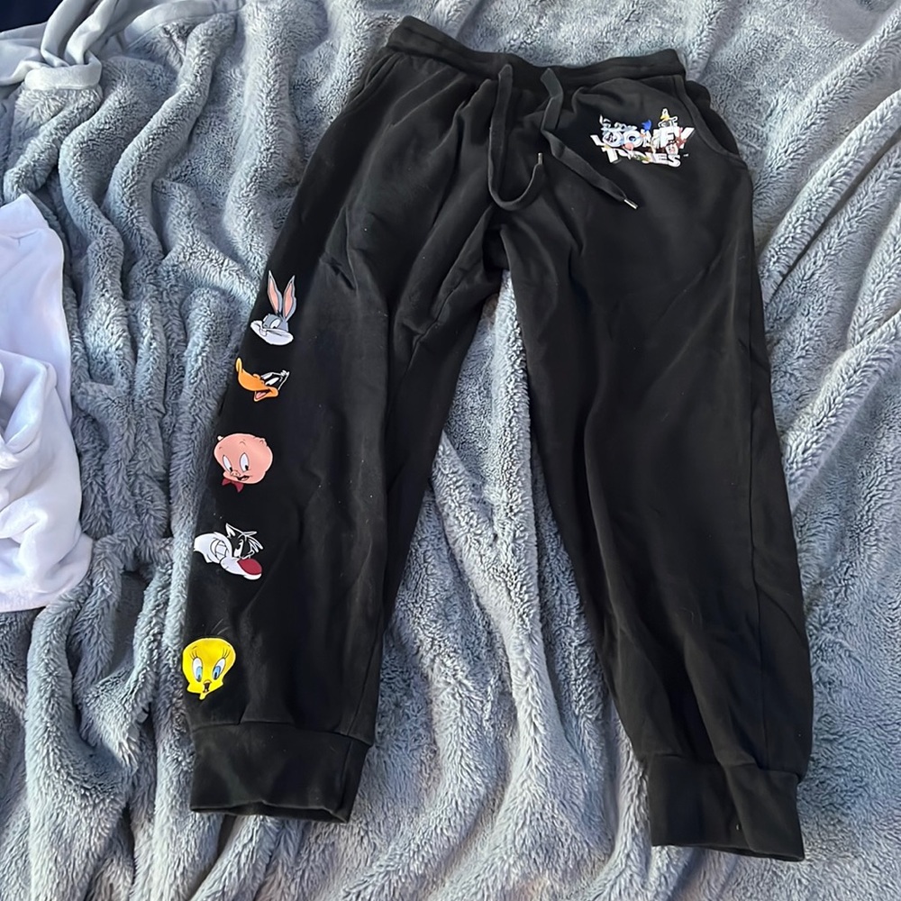 black sweatpants